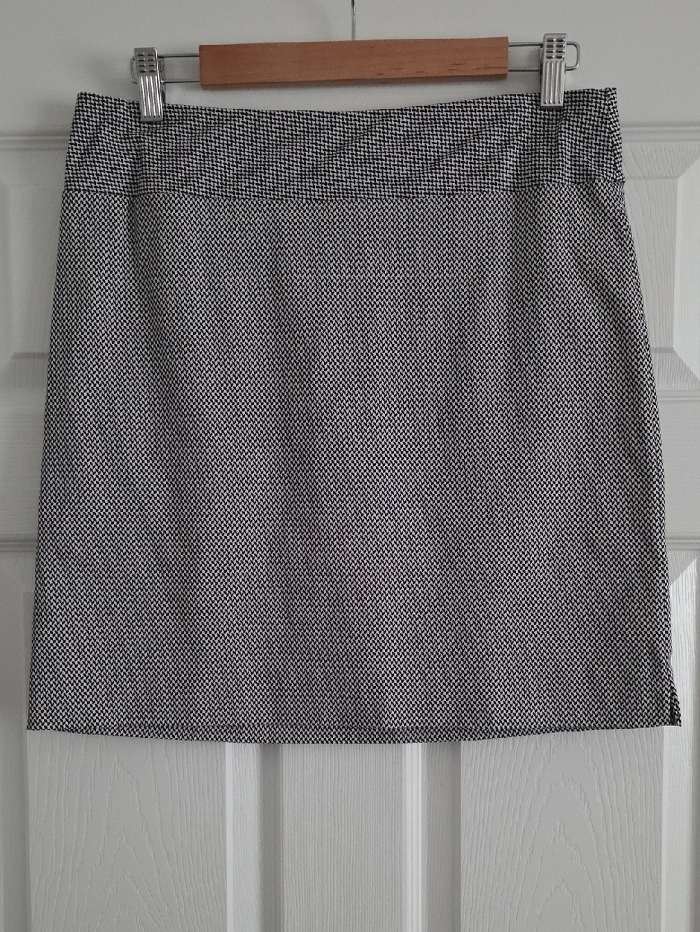 Jules & Leopold Black and White Micro-Pattern Pencil Skirt